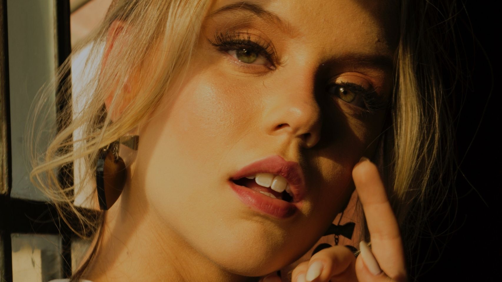 'Curvy lips': cómo lucir unos labios con volumen, respingones y naturales.