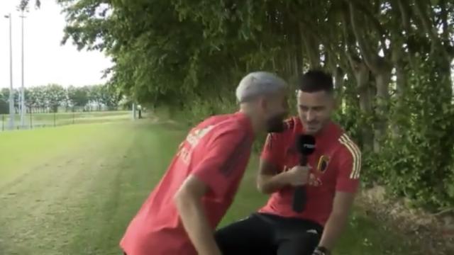 Carrasco interrumpe una entrevista de Hazard