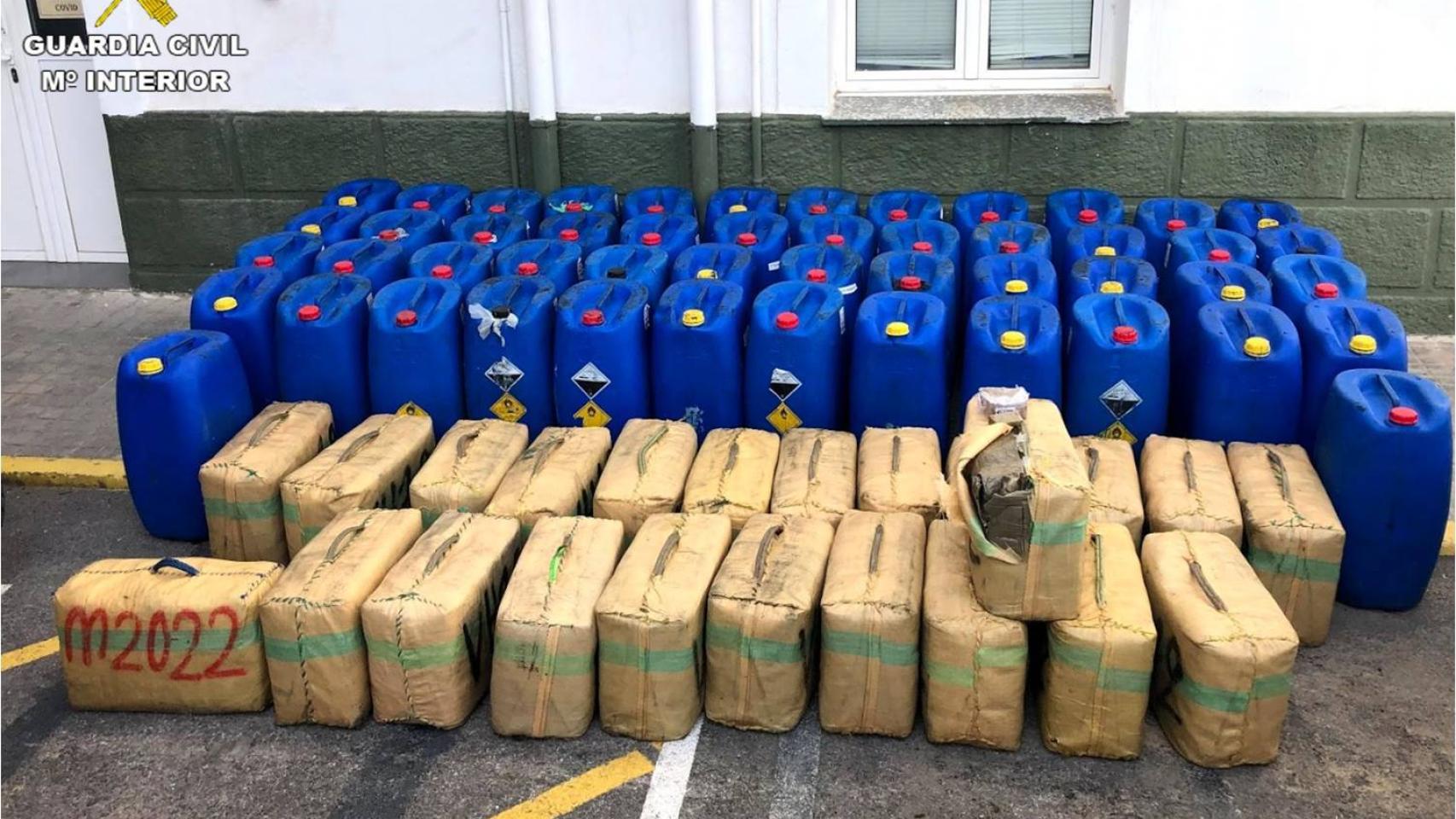 Incautados 2,5 toneladas de hachís  escondidos en un yate de Santa Pola
