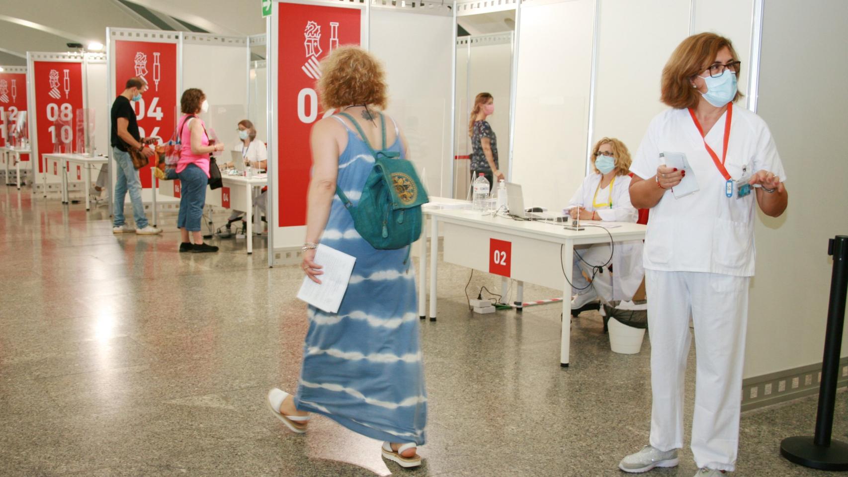 Sanidad adelanta una semana la vacunación de las personas de 40 a 49 años de la Comunidad