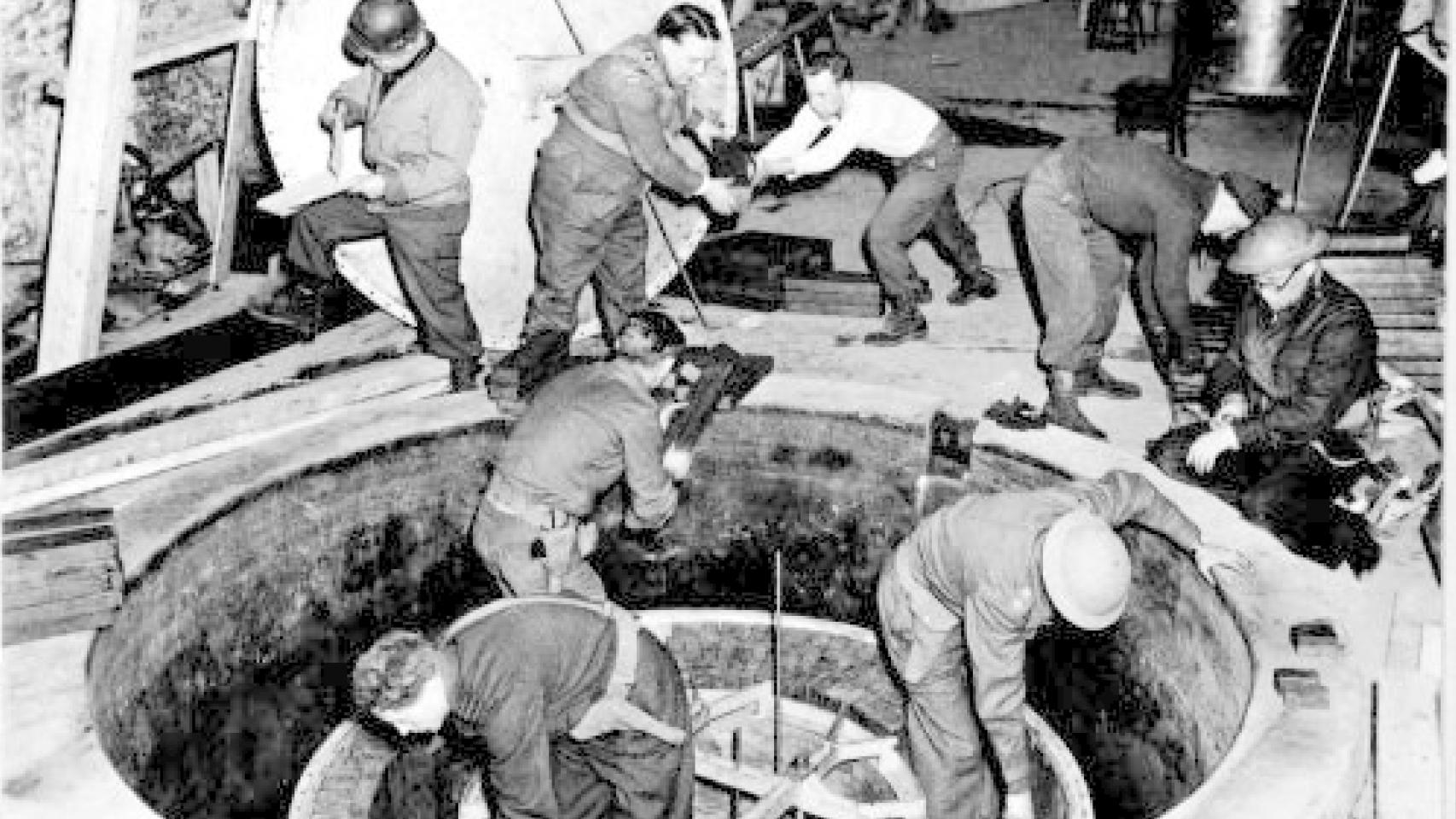 La pila atómica experimental alemana en Haigerloch, abril de 1945.