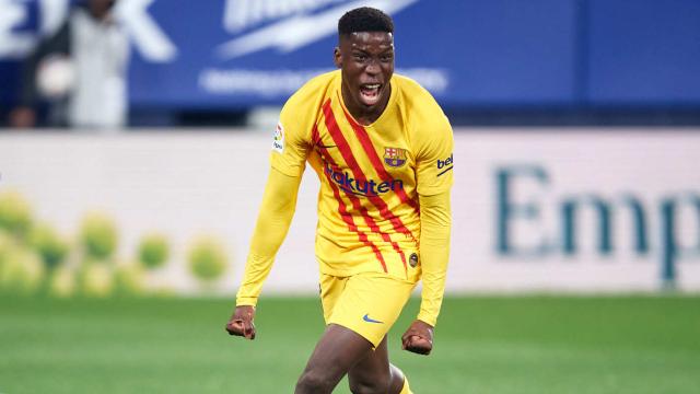 Ilaix Moriba celebra un gol con el Barça