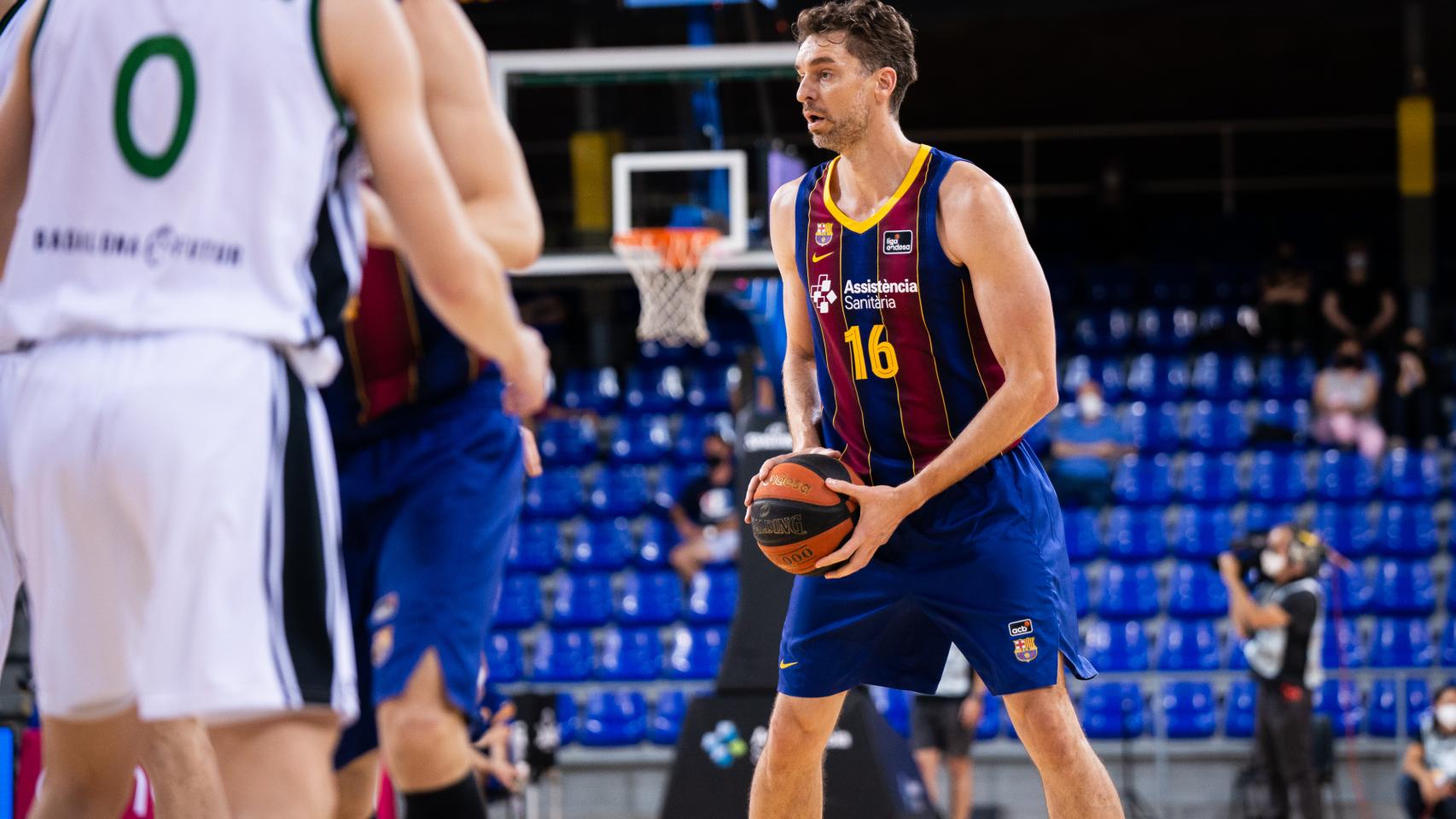 Pau Gasol en una acción contra el Joventut