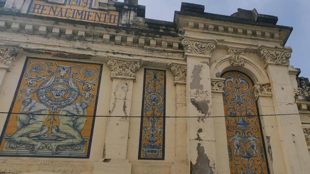 Fachada del teatro Rena, en Ferrol.