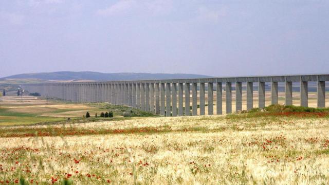 Acueducto del trasvase Tajo-Segura.