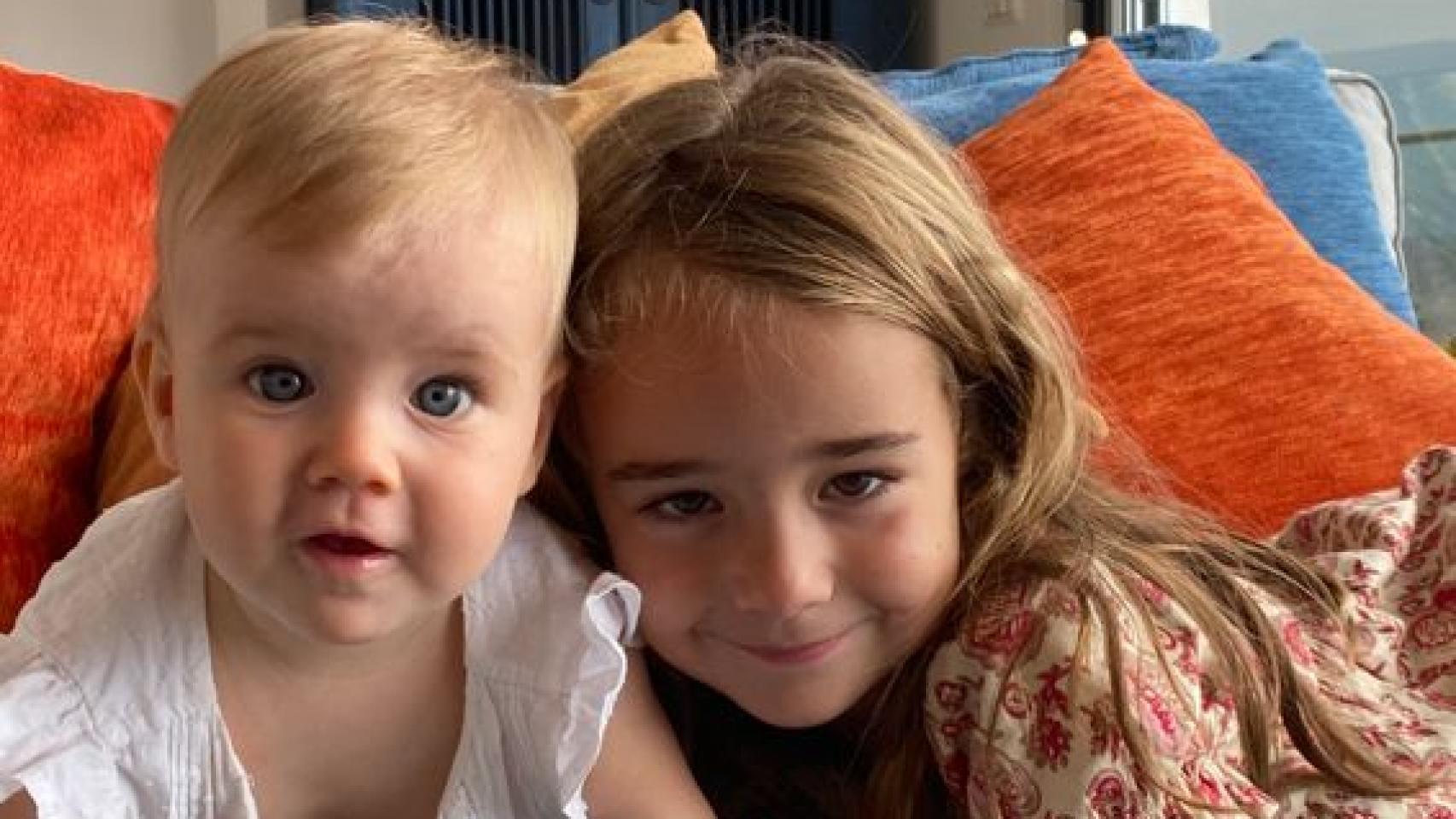 Anna y Olivia.