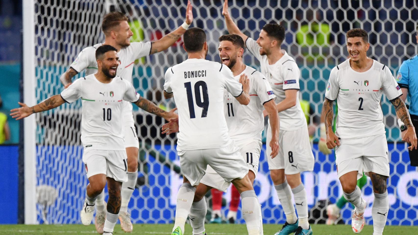 Italia celebra su gol