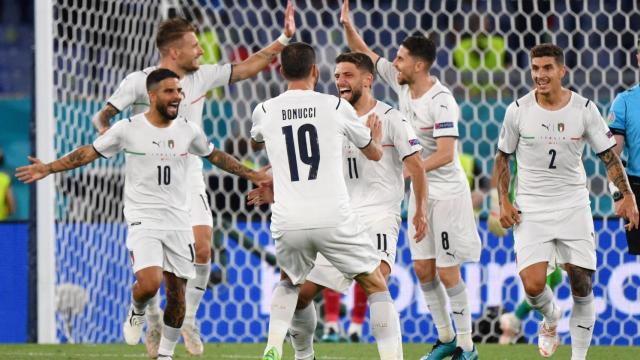 Italia celebra su gol