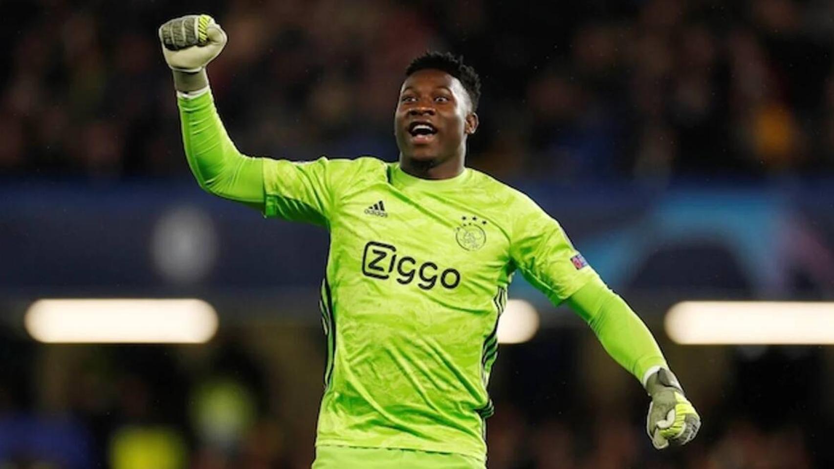 Onana durante un partido del Ajax