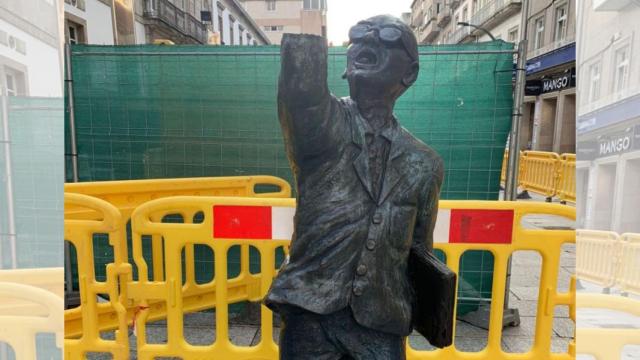 Escultura vandalizada en Píncipe