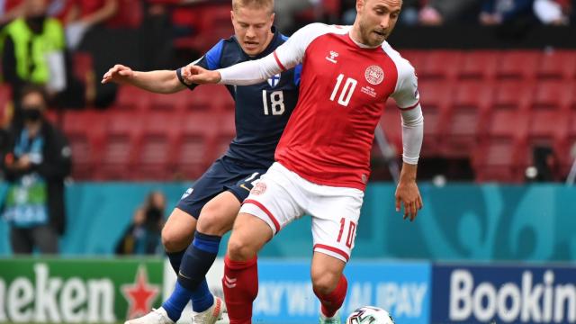 Eriksen durante el Dinamarca - Finlandia