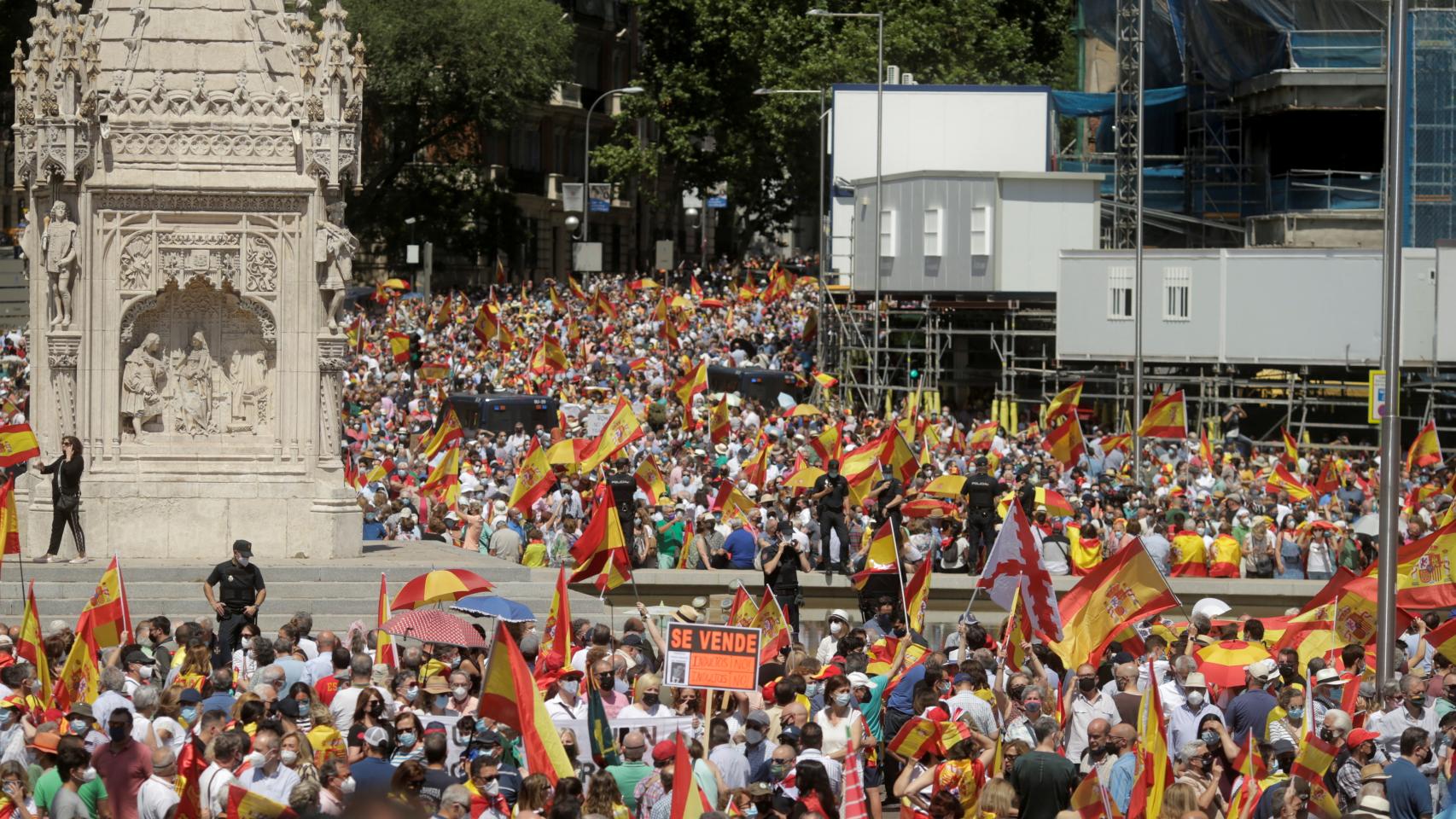 La plaza de Colón, inundada de gente para protestar contra los indultos a los presos del 'procés'.