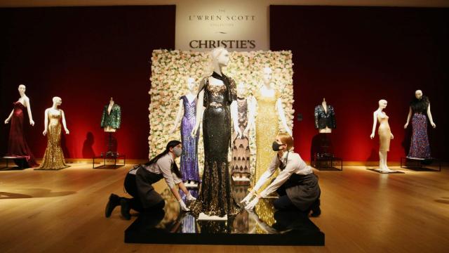 Las 55 piezas más icónicas de L'Wren Scott a subasta.