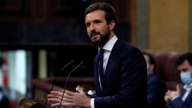 Pablo Casado y Pedro Sánchez en el Congreso de los Diputados en una imagen de archivo. Efe