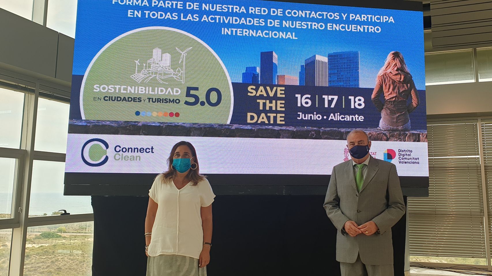 Sandrine Gil y Antonio Rodes, en la presentación del encuentro sobre Sostenibilidad en ciudades y turismo.
