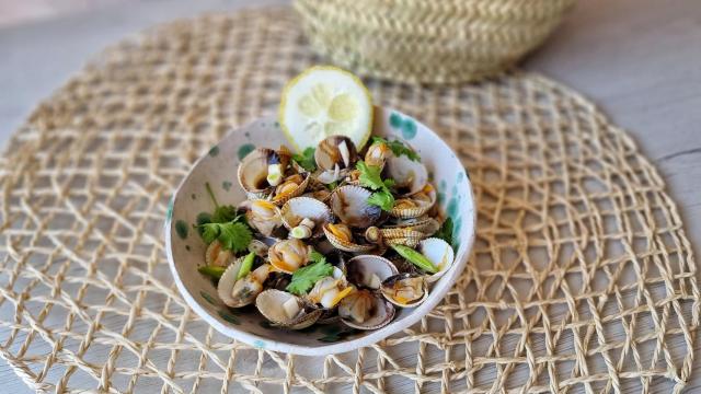 Berberechos al vapor con aliño oriental, una receta fácil y ligera