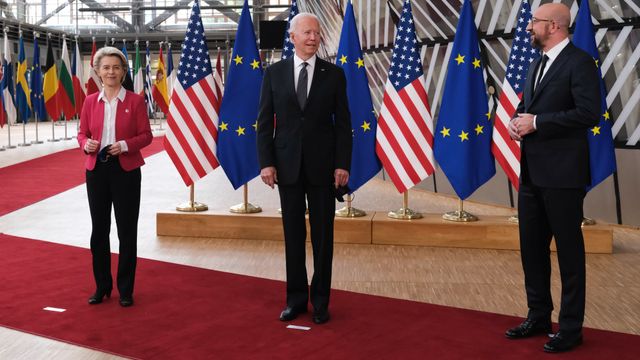 Ursula von der Leyen, Joe Biden y Charles Michel, durante la cumbre celebrada el 15 de junio