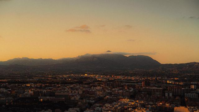 Las mínimas son superiores a los 20º C desde el pasado 9 de junio en la costa alicantina.