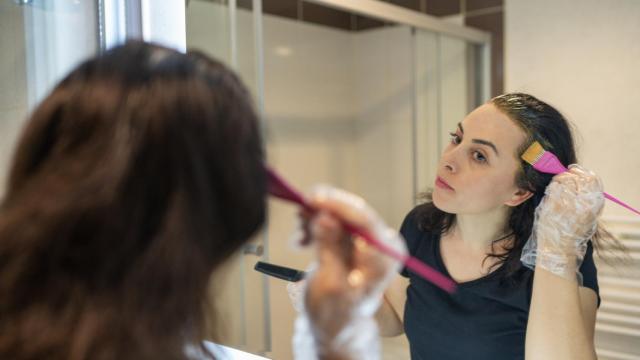 Tintes naturales para el pelo, las mejores marcas para teñirte en casa