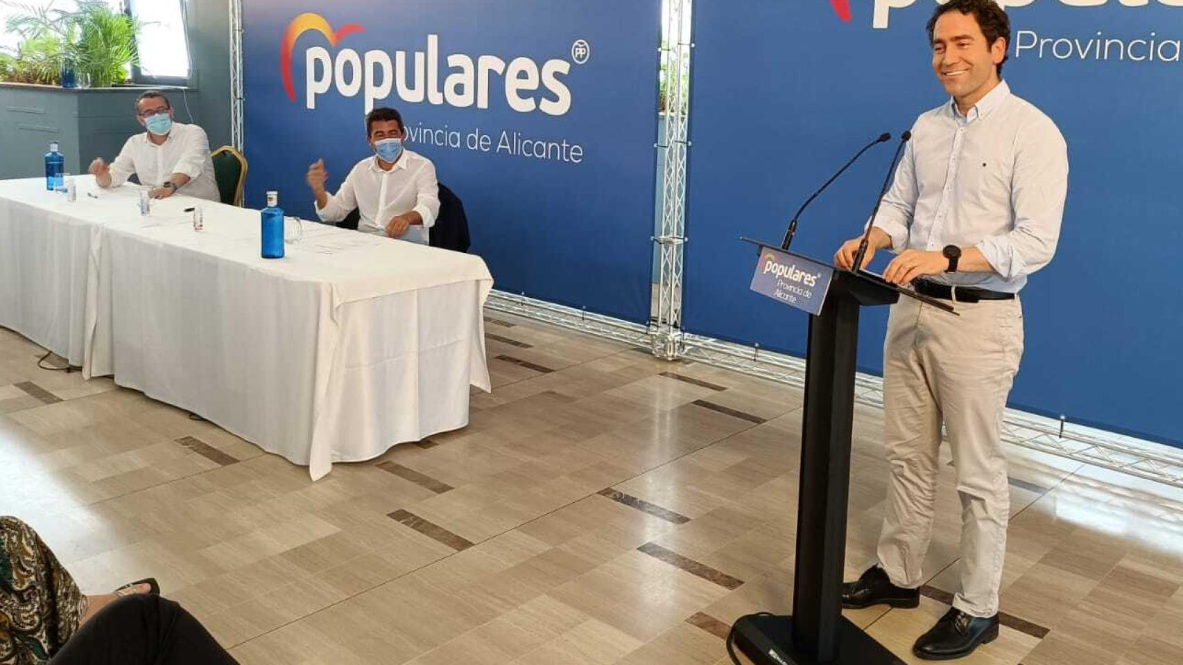 Teodoro García Egea apadrina el traspaso de poderes del PP de Alicante.