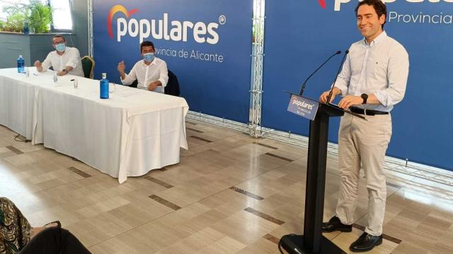 Teodoro García Egea apadrina el traspaso de poderes del PP de Alicante.