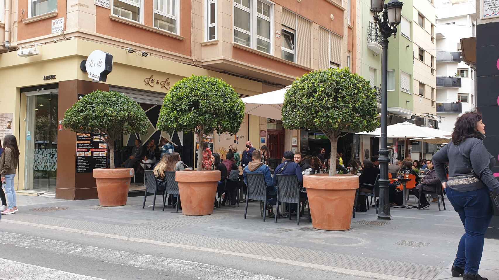 Una de las zonas de restauración de Alicante.