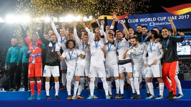 Sergio Ramos levanta el trofeo del Mundial de Clubes de 2017