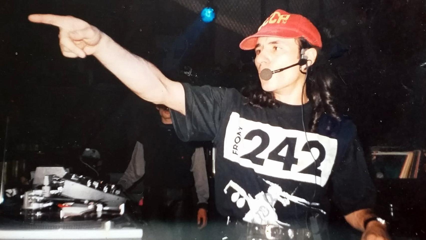 Chimo Bayo pinchando en una discoteca valenciana