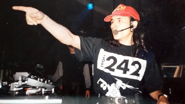 Chimo Bayo pinchando en una discoteca valenciana