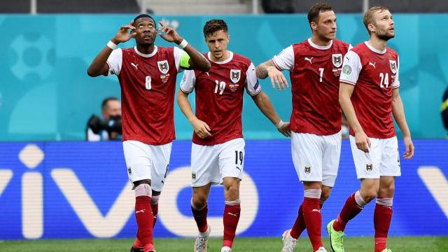 Alaba y Baumgartner celebran el tanto de Austria frente a Ucrania