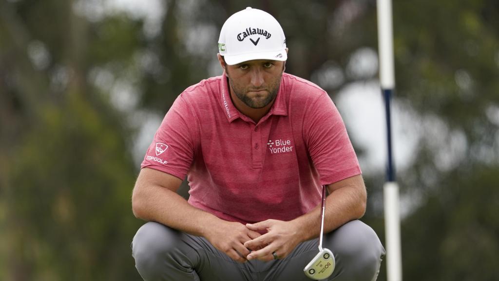 Jon Rahm, concentrado antes de un golpe