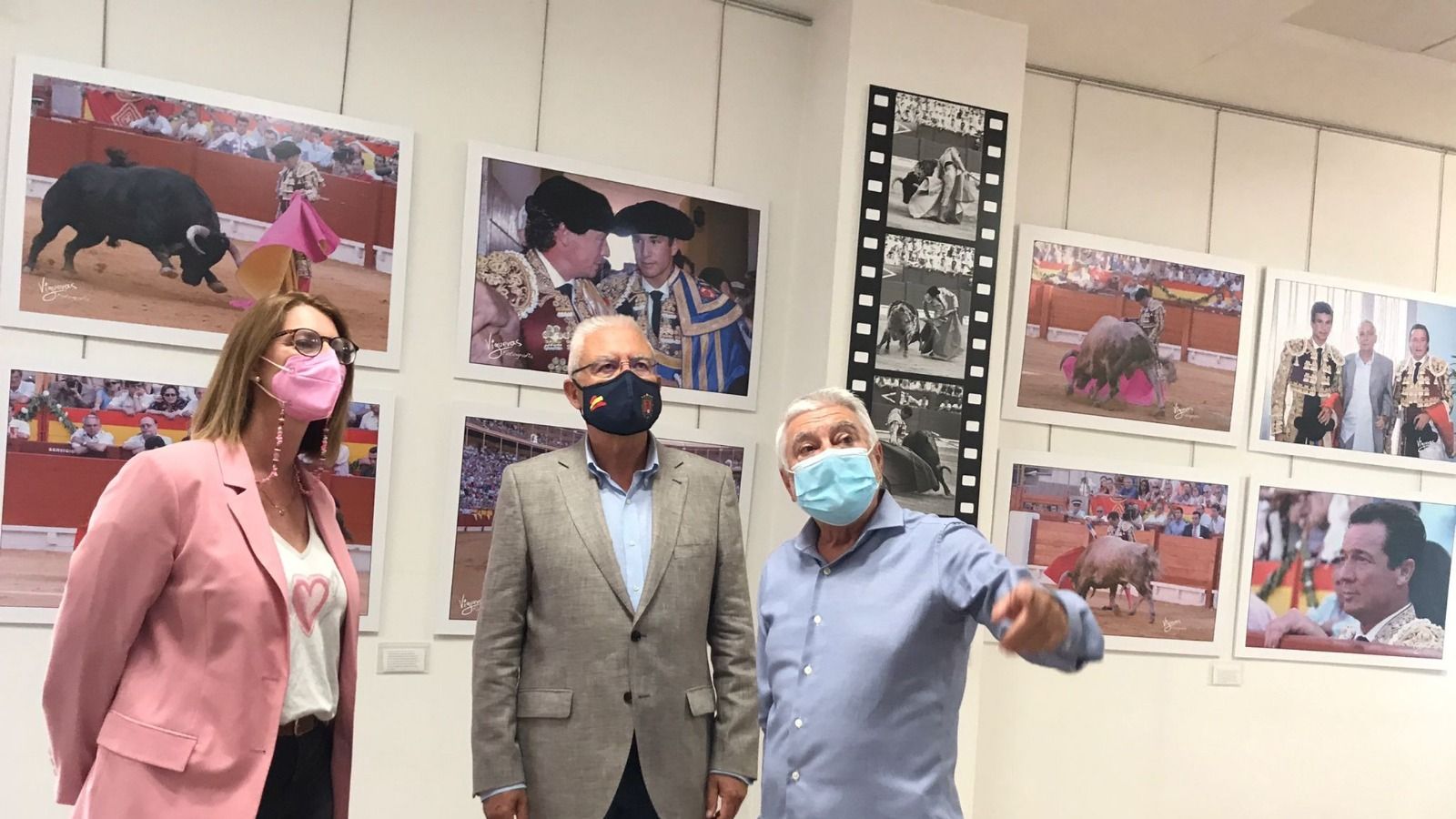 Ésta es una de las muestras fotográficas con las que se conmemora el 50 Aniversario del torero alicantino.