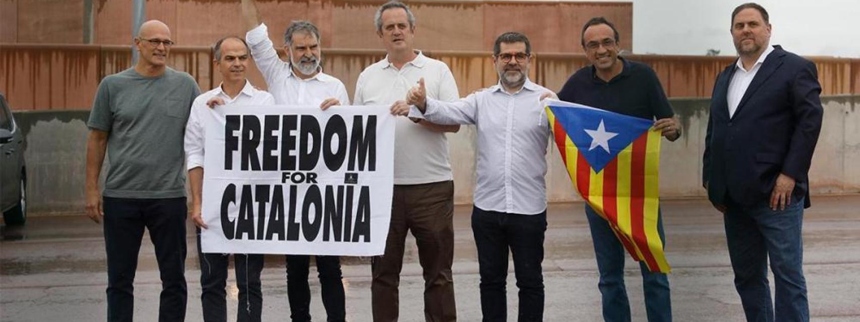 Junqueras, Forn, Rull, Turull, Romeva, Sànchez y Cuixart salen de Lledoners con el indulto.