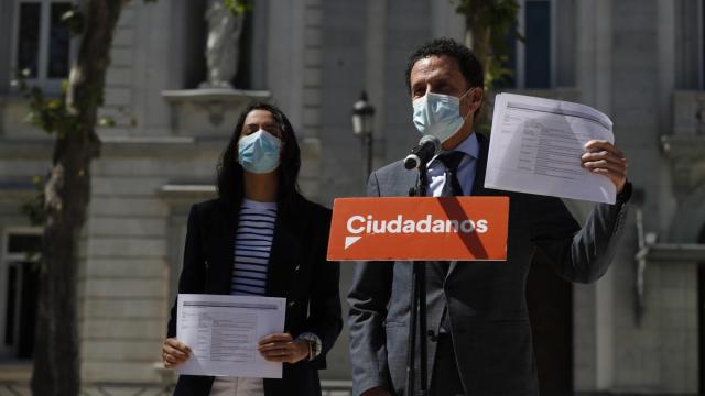 Inés Arrimadas y Edmundo Bal a las puertas del Tribunal Supremo tras recurrir los indultos.