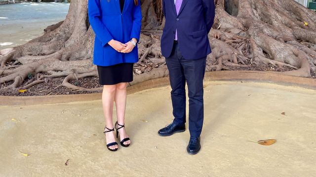 La consejera Carolina Pascual y el vicepresidente ejecutivo de la AVI, Andrés García.