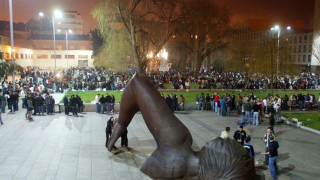Imagen de archivo de un botellón en Plaza de la Estrella, en Vigo.
