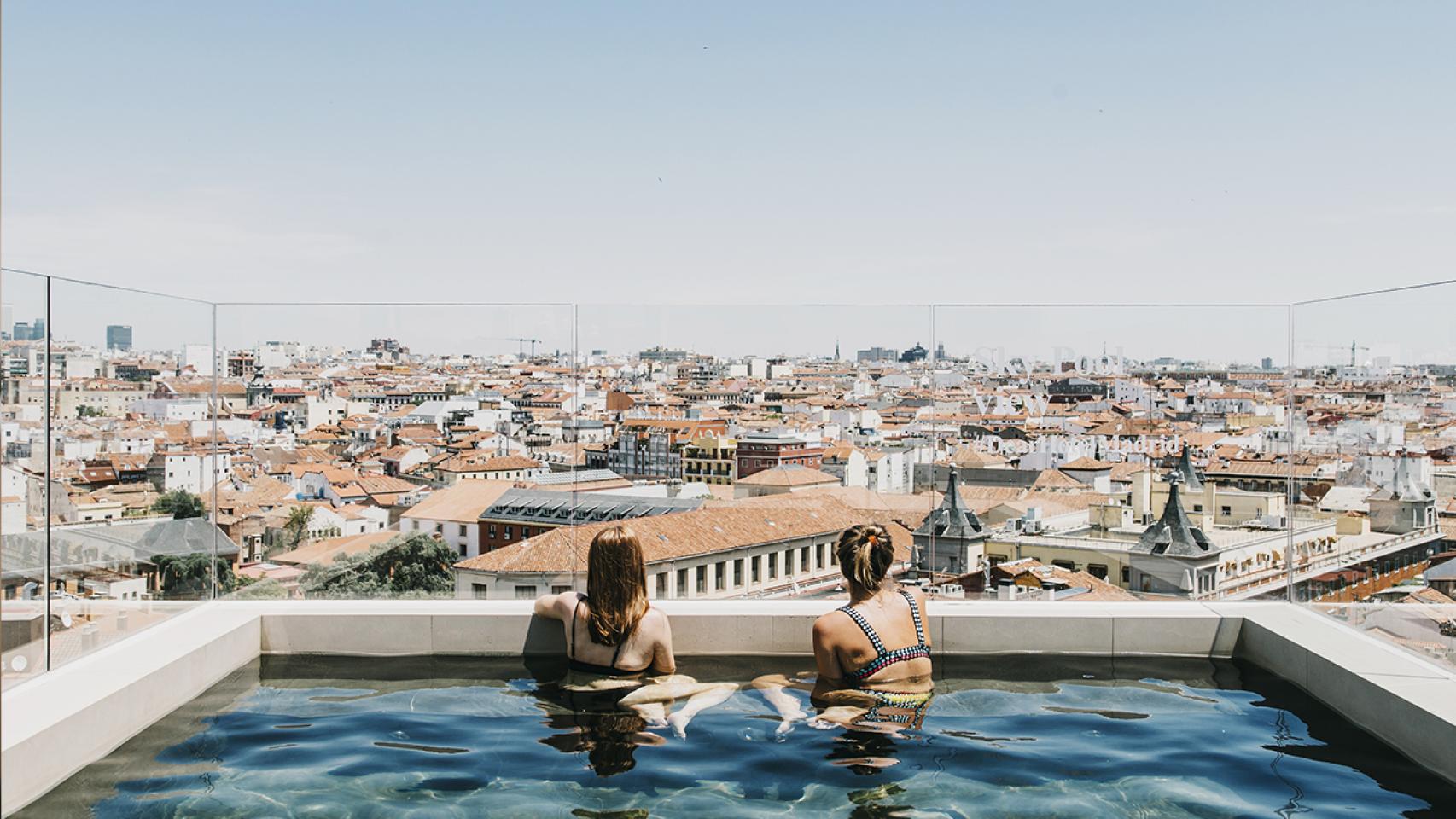 5 piscinas en las alturas con las mejores vistas a Madrid