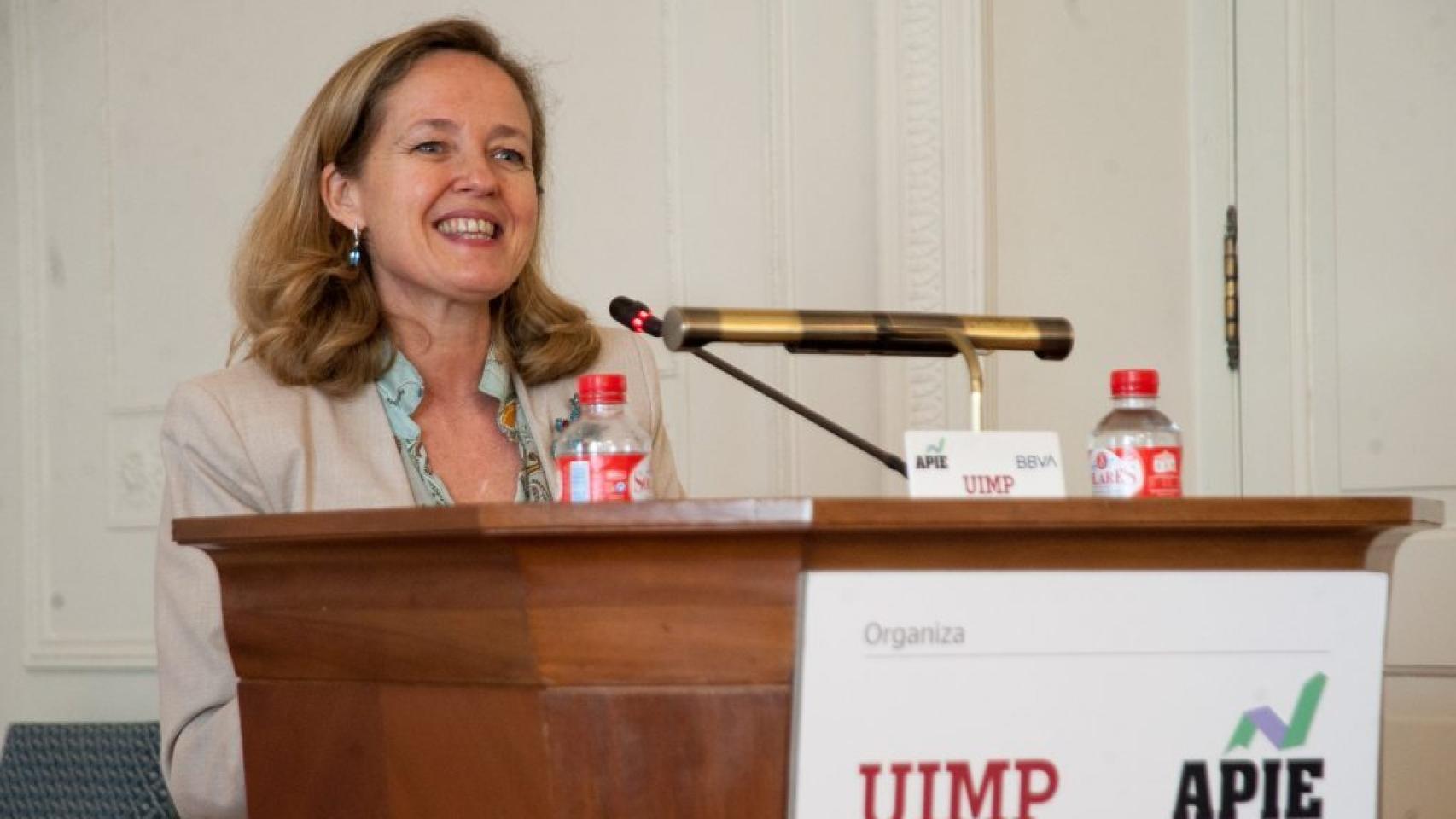 Nadia Calviño, vicepresidenta económica, durante el curso de la Apie en Santander.