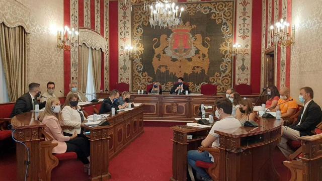 La propuesta de aprobación ha sido respaldada por PP, Ciudadanos y Vox.