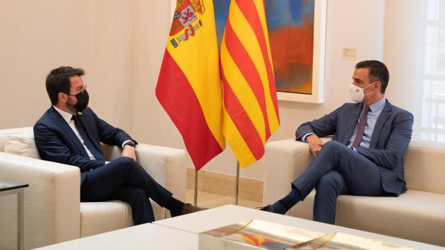Pere Aragonès y Pedro Sánchez, durante su primera reunión en Moncloa.