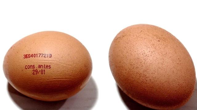 Un par de huevos.