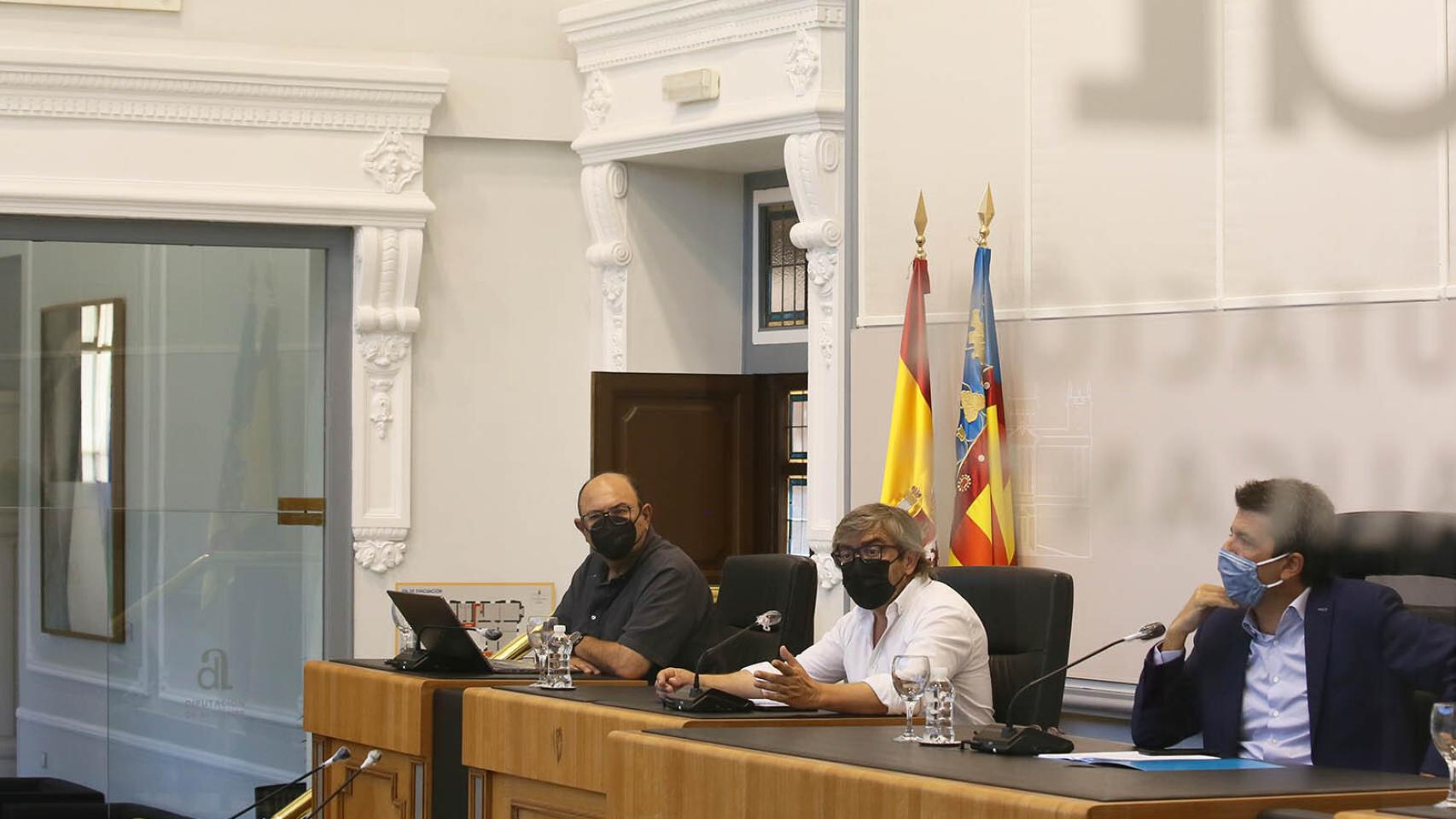 Javier Sendra durante la aprobación de esta inversión en Ibi y Alcoy.