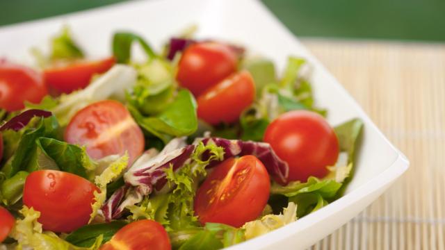 La cepa del brote se detectó en un plato de ensalada mixta que contenía tomates cherry.