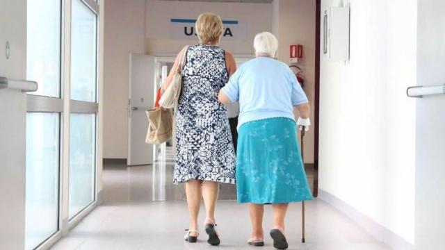 Una usuaria en una residencia de ancianos.