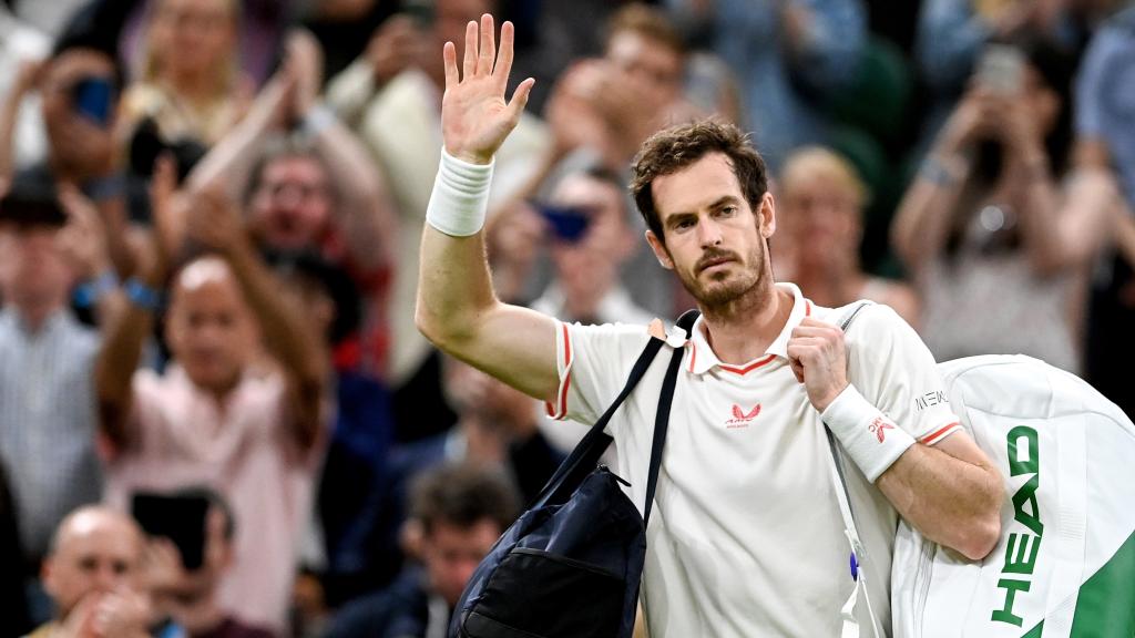 Andy Murray despidiéndose de Wimbledon