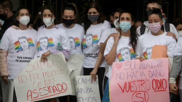 Asistentes a la concentración en A Coruña.