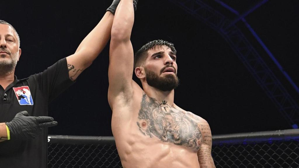 Ilia Topuria, proclamado vencedor en un combate de la UFC