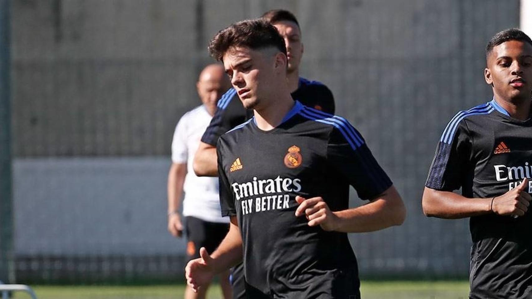 Antonio Pintus, observando desde el fondo a Luka Jovic, Miguel Gutiérrez y Rodrygo Goes