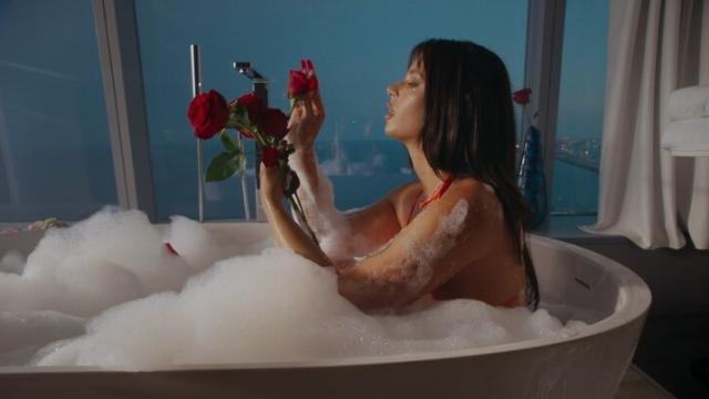 Fotograma del nuevo videoclip de Nathy Peluso.
