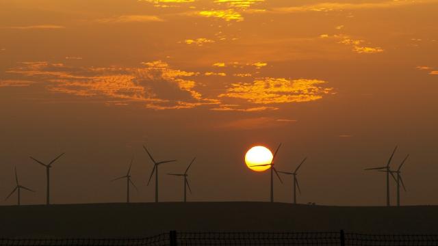 Un parque eólico en la localidad riojana de Calahorra. FOTO: Pixabay.